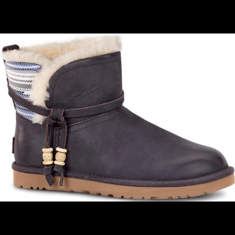 UGG Serape Boots * Authentic * size 6